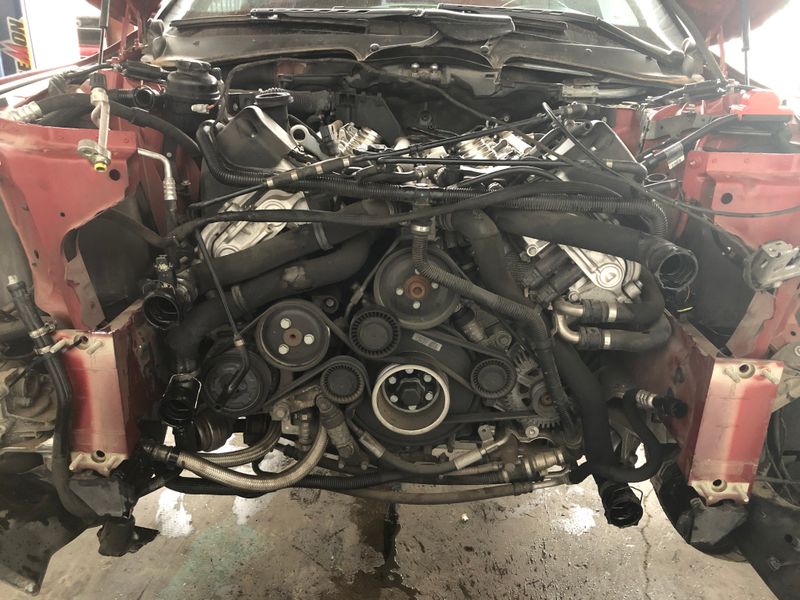 Front clip removed, you can see the elaborate four-port cooling system. Very cool (pun intended?)